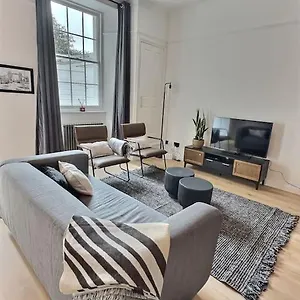 Luxury Quiet 2 Bed Apartment Exeter